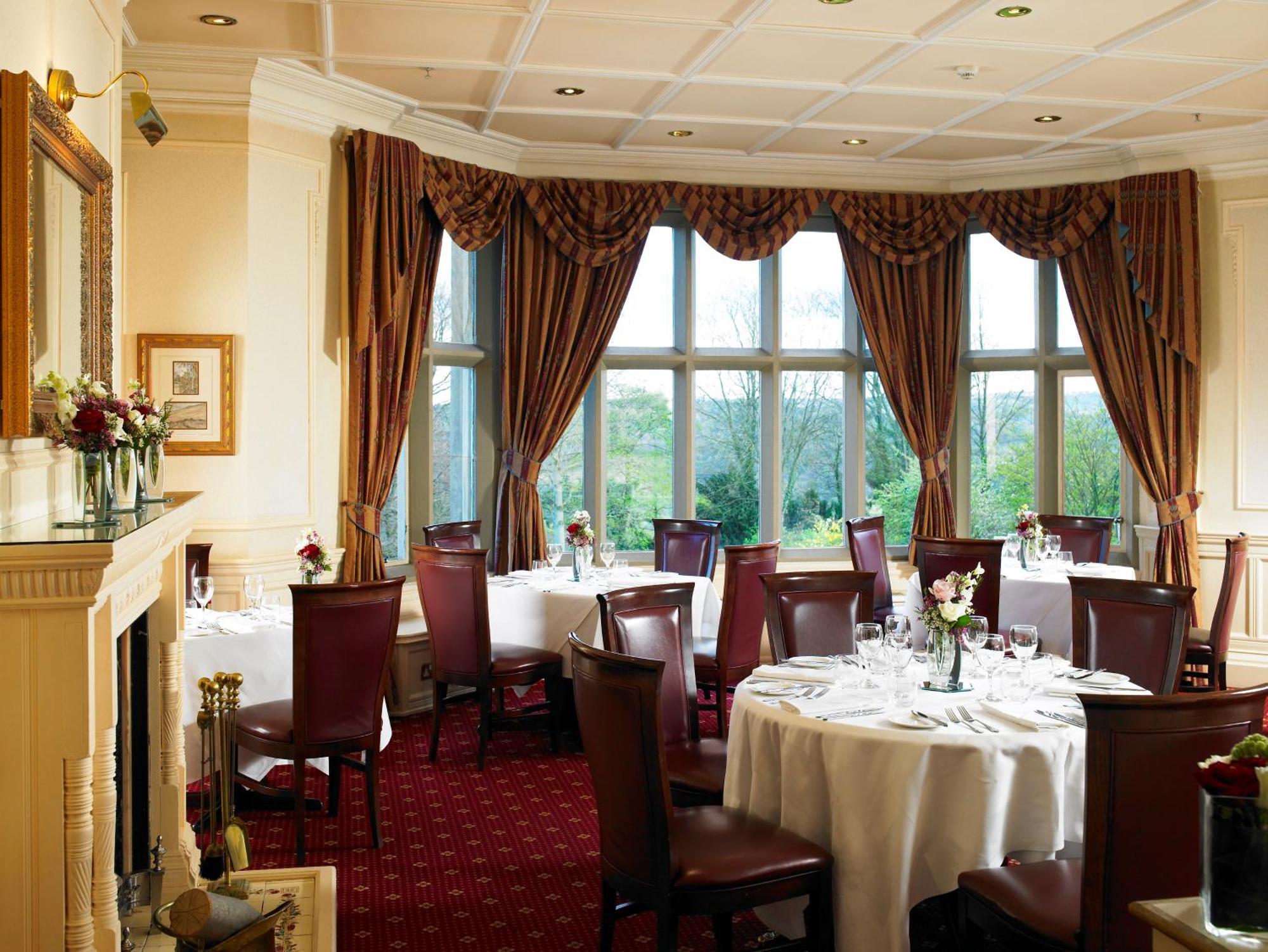 Hollins Hall Hotel, Golf & Country Club Bradford  Restaurant photo