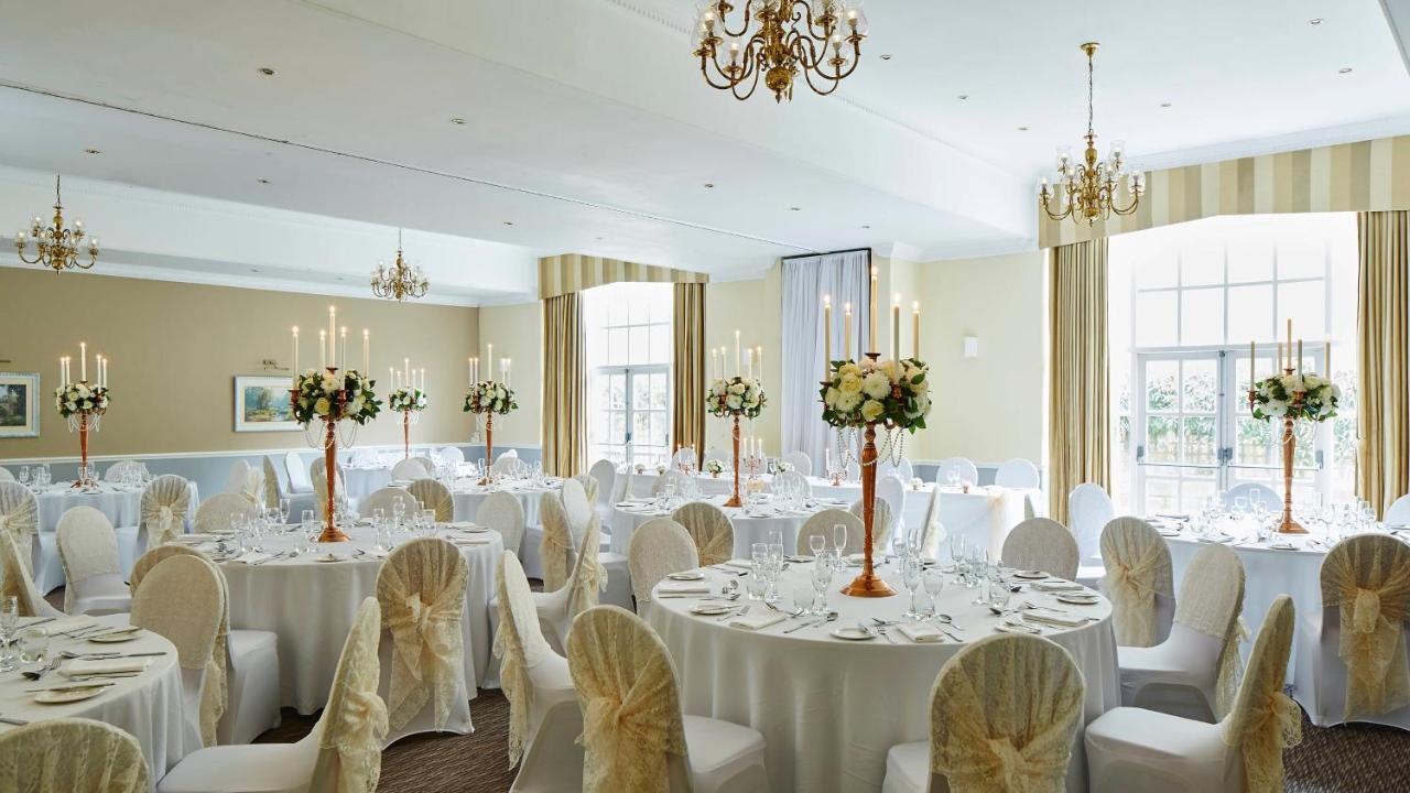 Hollins Hall Hotel, Golf & Country Club Bradford  Exterior photo